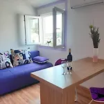 Apartament House *