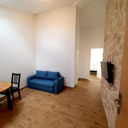 Апартаменты House