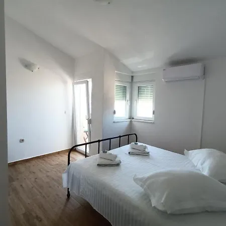 Holiday Beach House * Grebaštica